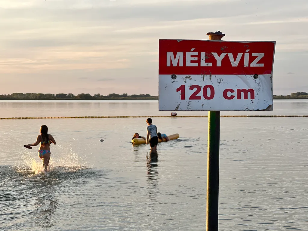 2026.08.25
Rekordalacsony vízállás-abádszalóki strand
