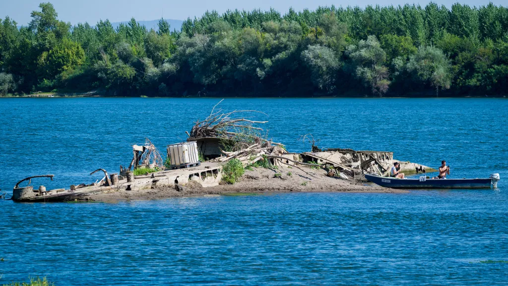 SERBIA-CLIMATE-WEATHER-HEATWAVE-DROUGHT-WWII