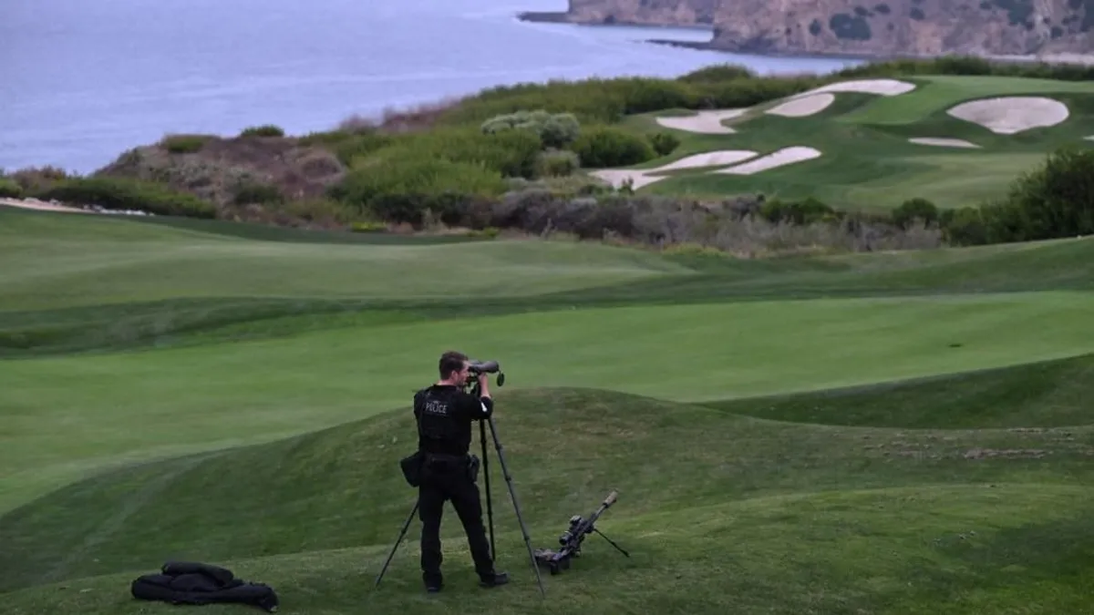 Fegyveres férfit tartóztattak le Trump golfklubjánál