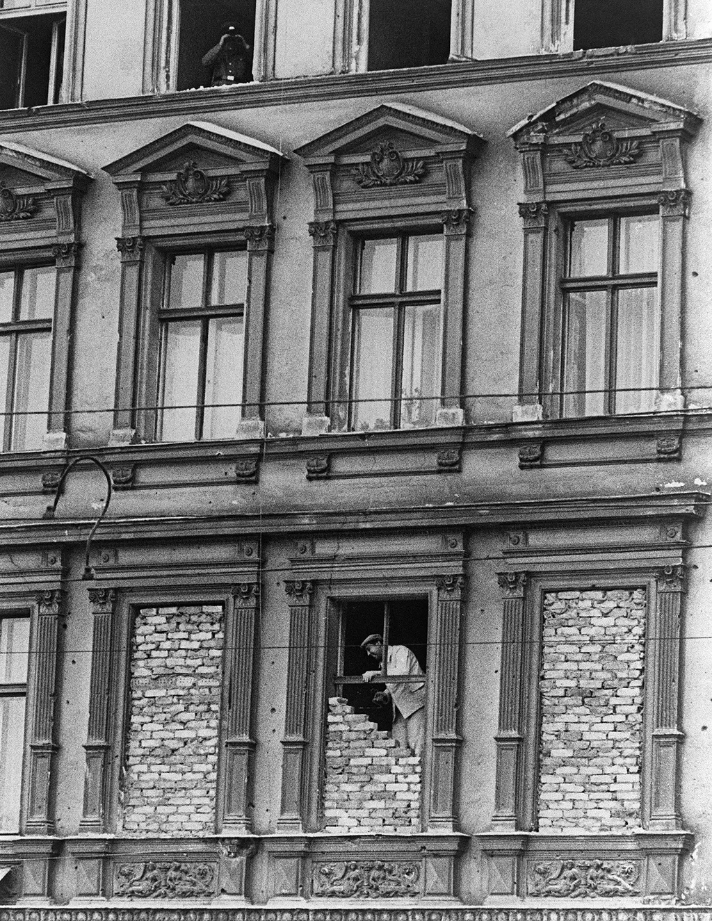 a berlini fal építése, berlinifalépítése