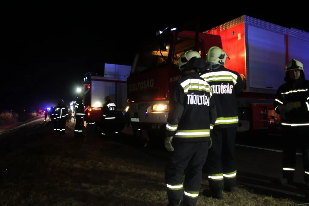M3-as buszbaleset: megszólalt egy túlélő, húgát is kimentette a roncsok közül 