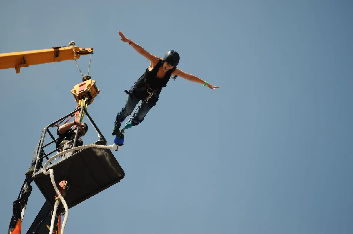Súlyos balesettel végződött a bungee jumping ugrás Szegeden