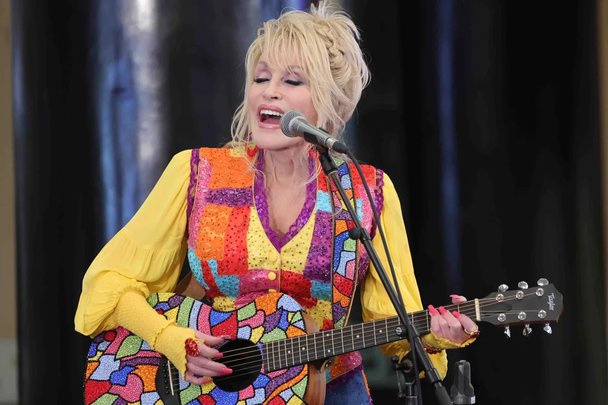 May 5, 2022, Wilmington, Delaware, USA: Singer DOLLY PARTON performs during an event to celebrate Dolly Parton's Imagination Library Thursday, at the Wilmington Public Library. (Credit Image: Â© Saquan Stimpson/ZUMA Press Wire)