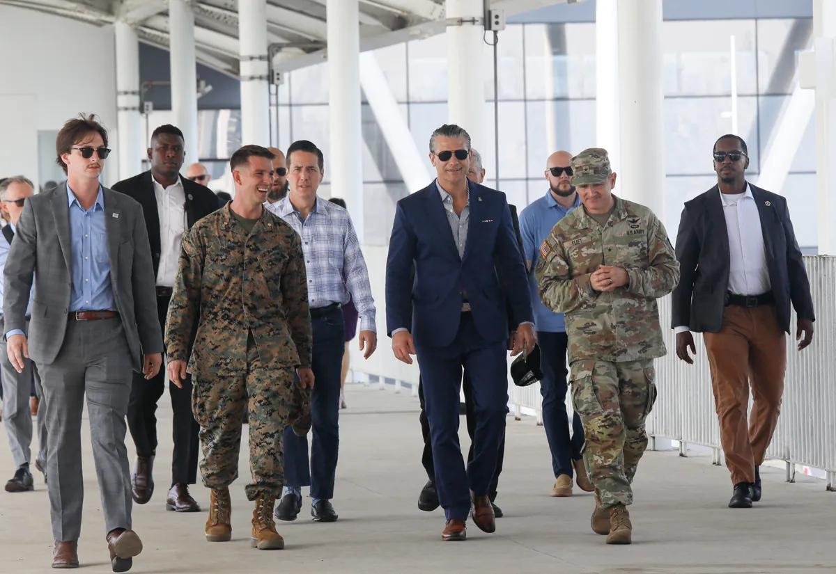 Pete Hegseth nem zárta ki az újabb csapások lehetőségét Irán ellen