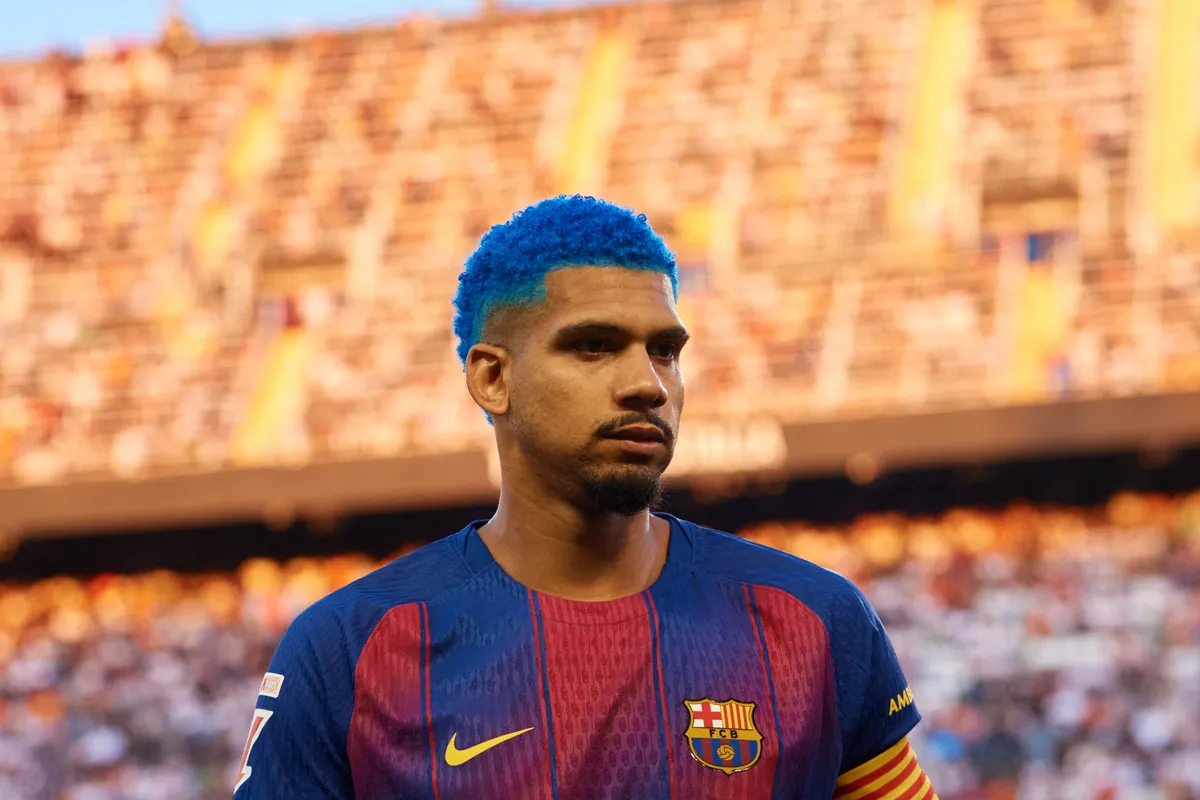 Ronald Araújo egy szezonra kölcsönbe érkezik a Liverpoolhoz az FC Barcelonától