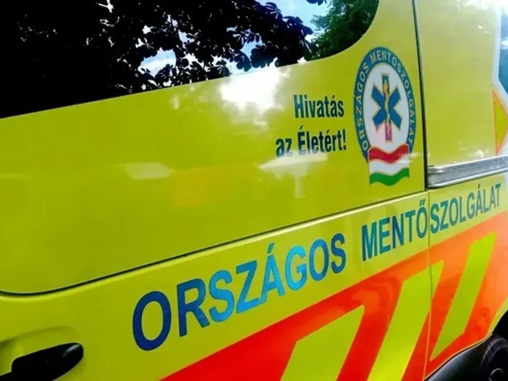 mentő, mentők, baleset, mantőautó