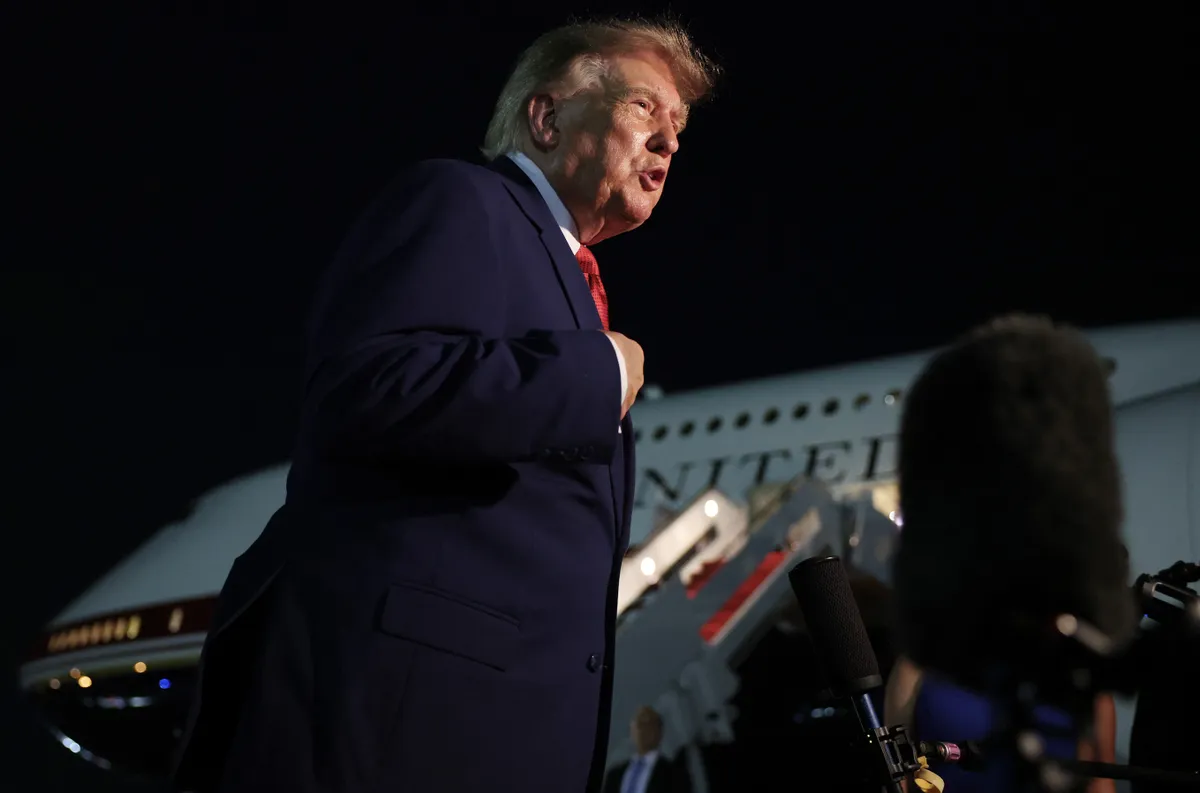 Trump közösségi oldalán jelezte, hogy Iránnak már csak az infláció maradt, a blokád pedig marad 