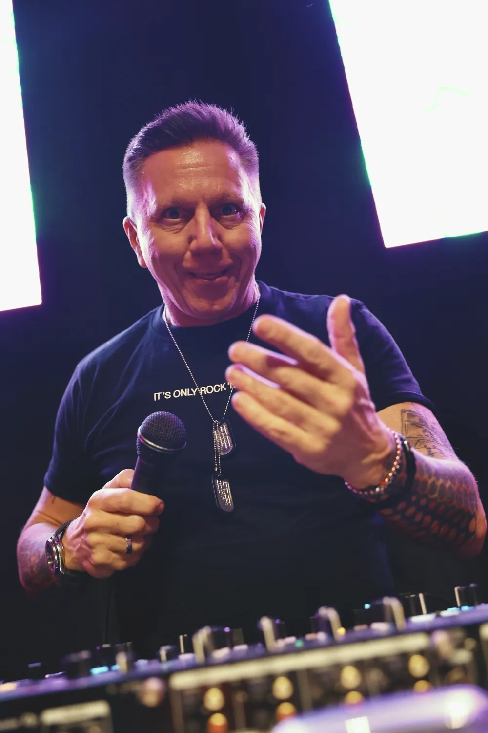 Bárány Attila fellépésein korábban hemzsegtek a fiatalok, ám most már kevesebben érdeklődnek a DJ-k iránt.