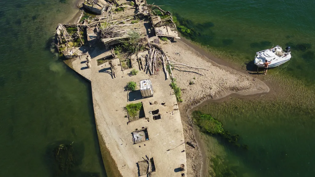 SERBIA-CLIMATE-WEATHER-HEATWAVE-DROUGHT-WWII