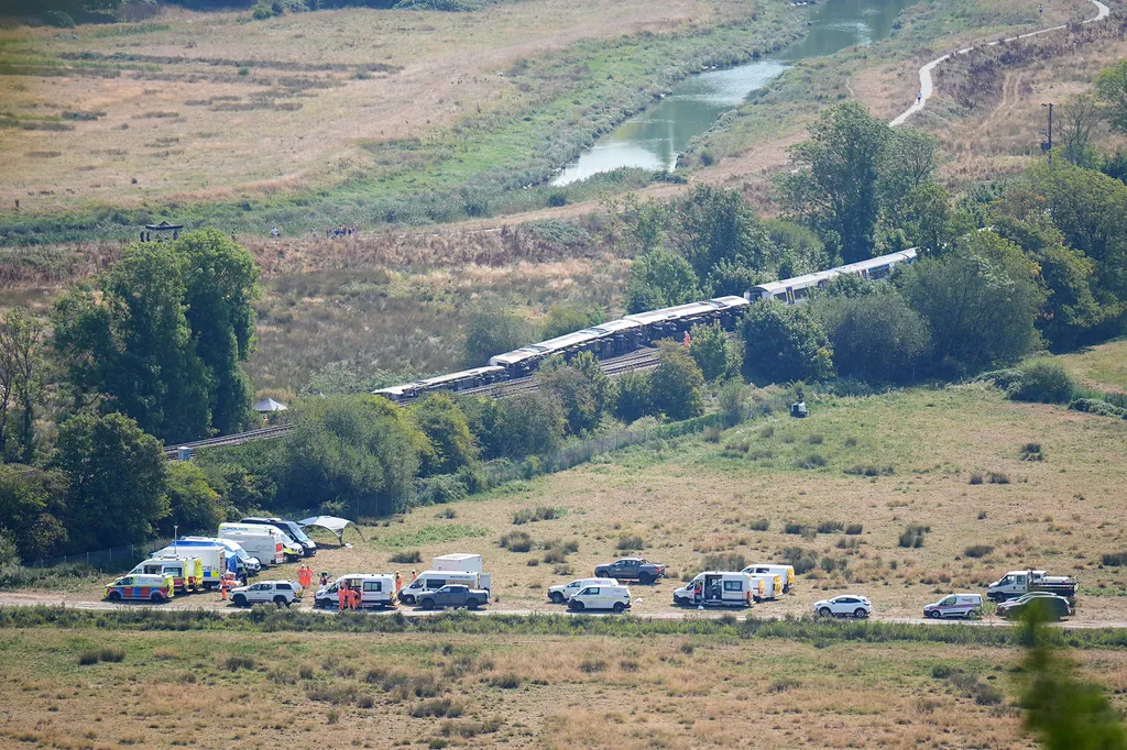 kisiklott vonat, kisiklottvonat, kelet-sussex,