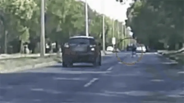 Gázolás történt Békásmegyeren: egy gyalogos az úttestre lépett, majd elütötte egy autó. A balesetről videó is készült 