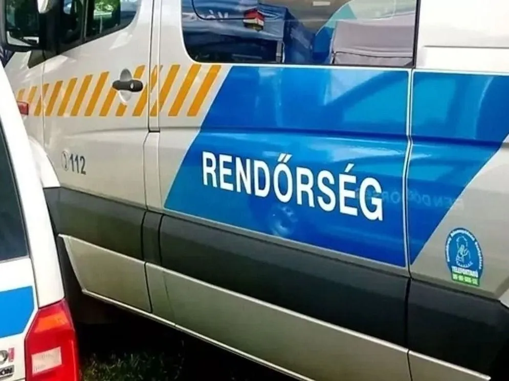 rendőr, rendőrség, rendőrautó, Monor