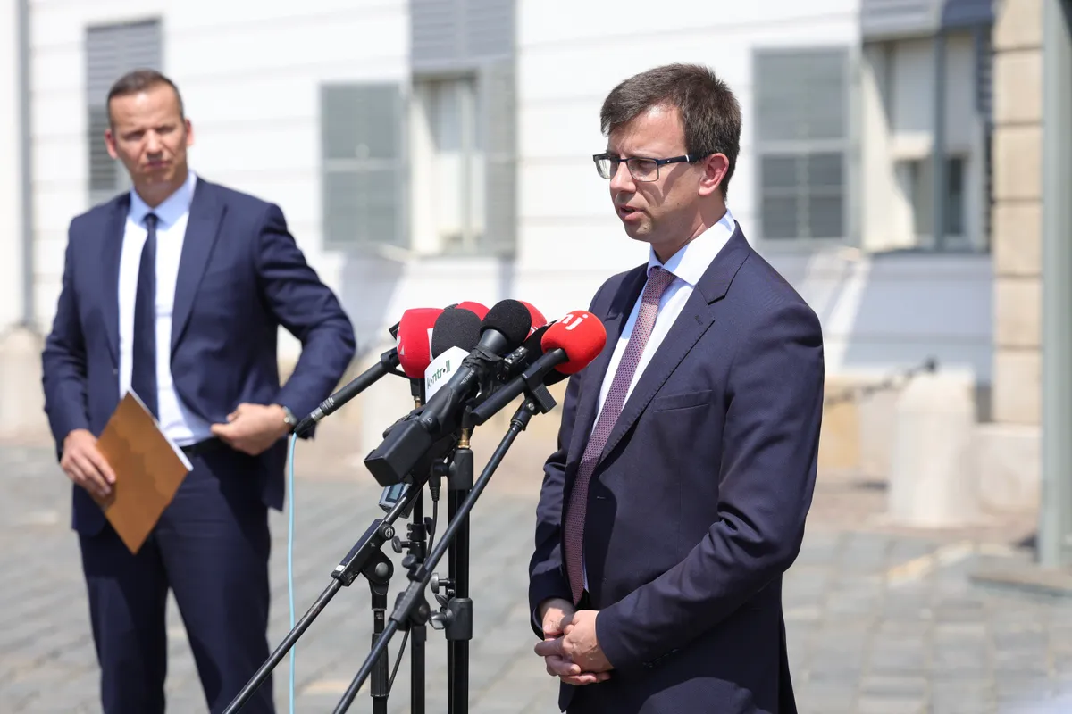 Fidesz sajtótájékoztató a Sándor-palota előtt energiaválság