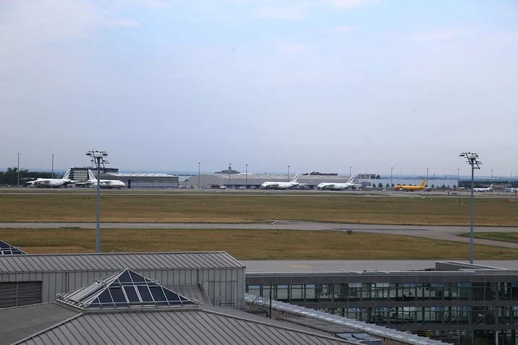 05 August 2026, Saxony, Leipzig/Halle: Leipzig/Halle Airport suspended flight operations overnight after an unidentified flying object and a suspicious item were found. Photo: Tobias Junghanns/dpa (Photo by Tobias Junghanns / dpa Picture-Alliance via AFP)
