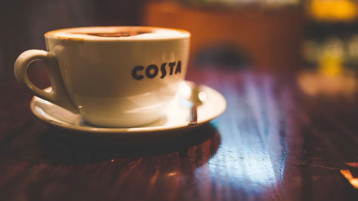 Kiderült: a Costa kávézók cappucinója és americanója tartalmazza a legtöbb koffeint. F