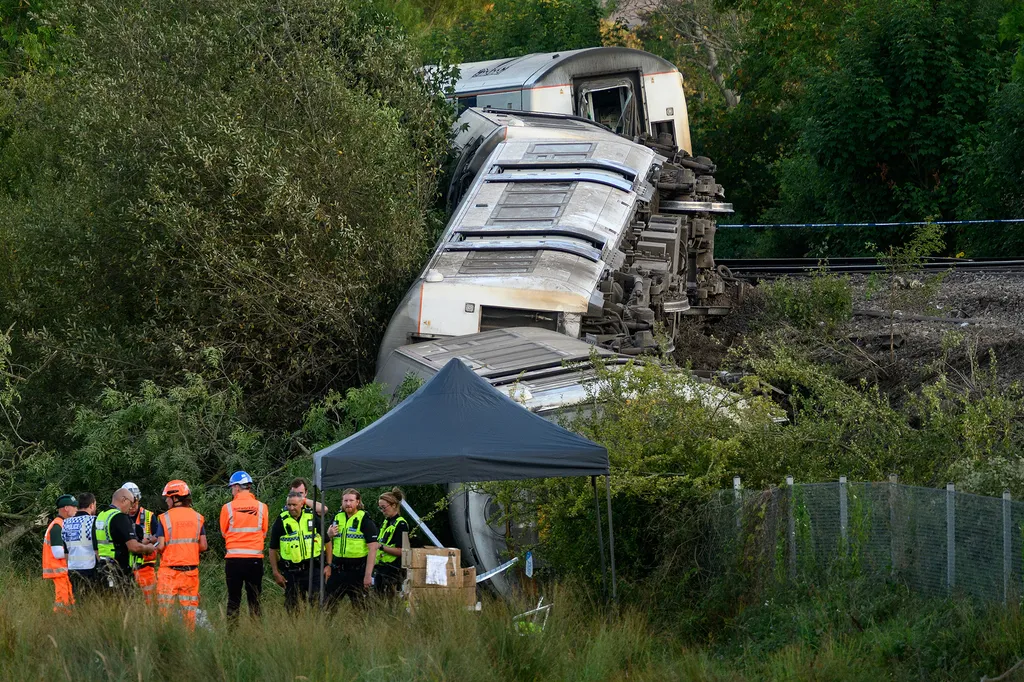kisiklott vonat, kisiklottvonat, kelet-sussex,