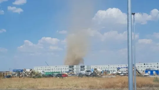 Mini tornádót videóztak a szegedi BYD-gyár felett