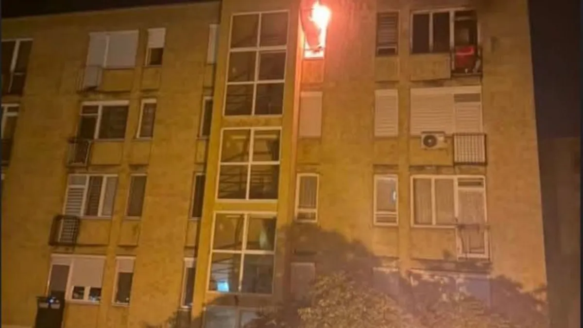 Az életüket kockáztatva mentettek ki a rendőrök egy férfit az égő kazincbarcikai lakásból
