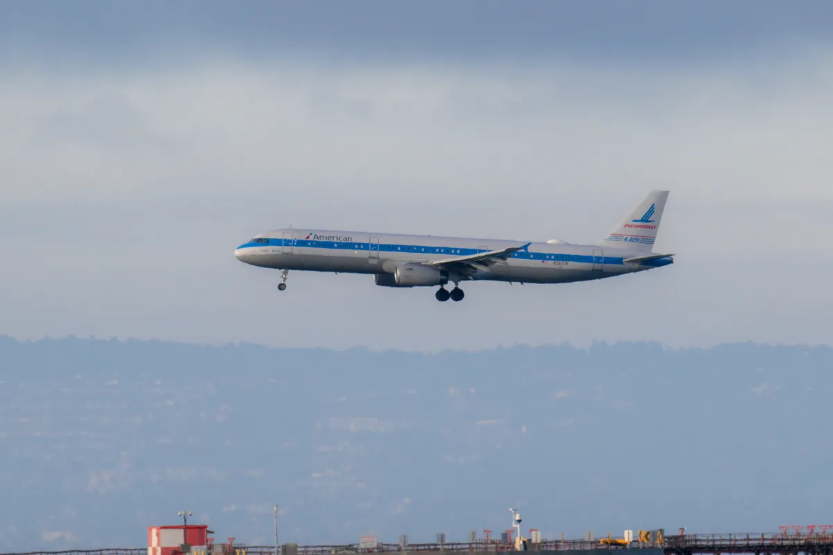 Kigyulladt laptop miatt ütött ki tűz egy repülőn, ahol több utas megégett. Az American Airlines járata végül biztonságosan leszállt