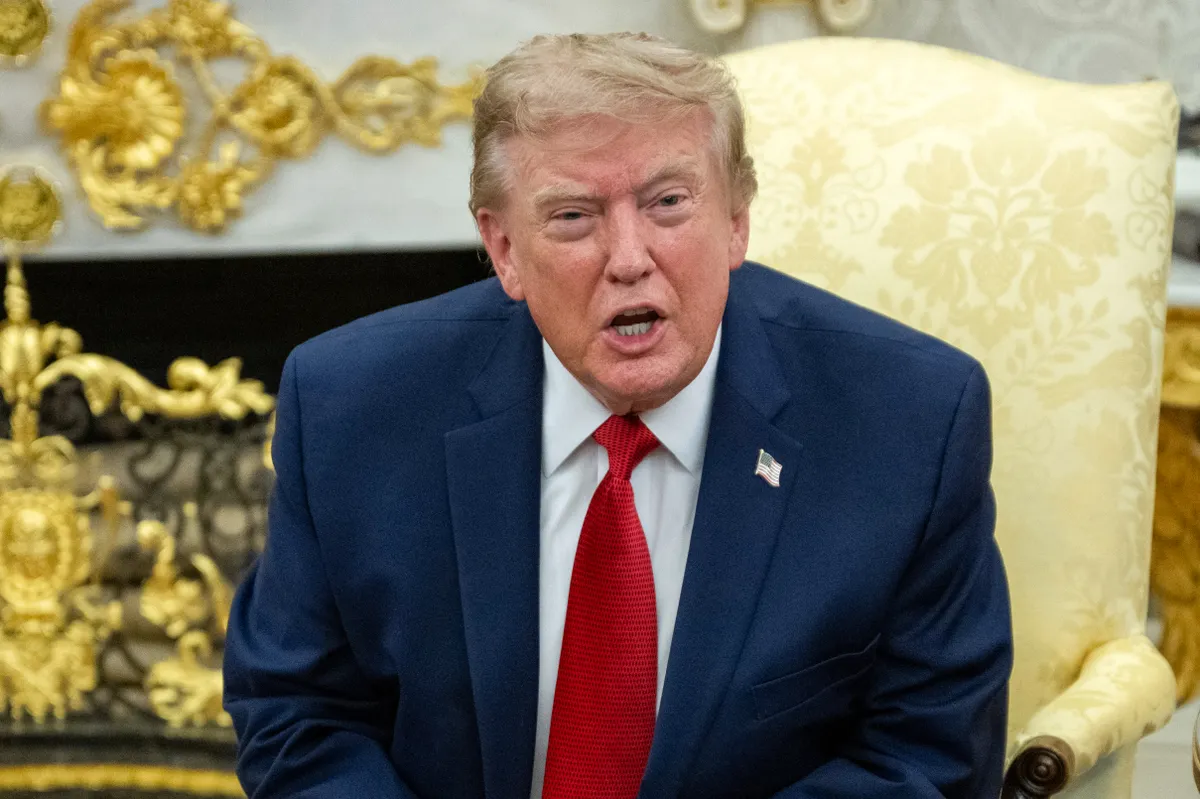 Donald Trump szerint a Hormuzi-szoros nyitva áll, tárgyalások pedig nincsenek tervben és nem is zajlanak
