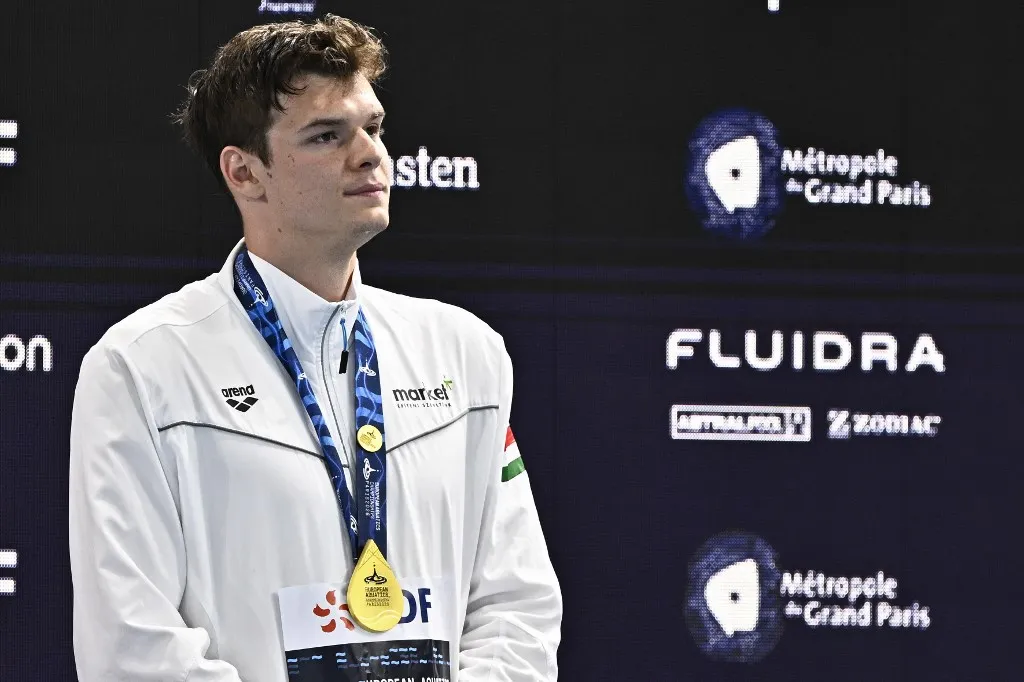 Kós Hubert 200 háton aranyérmes lett a párizsi úszó Eb-n