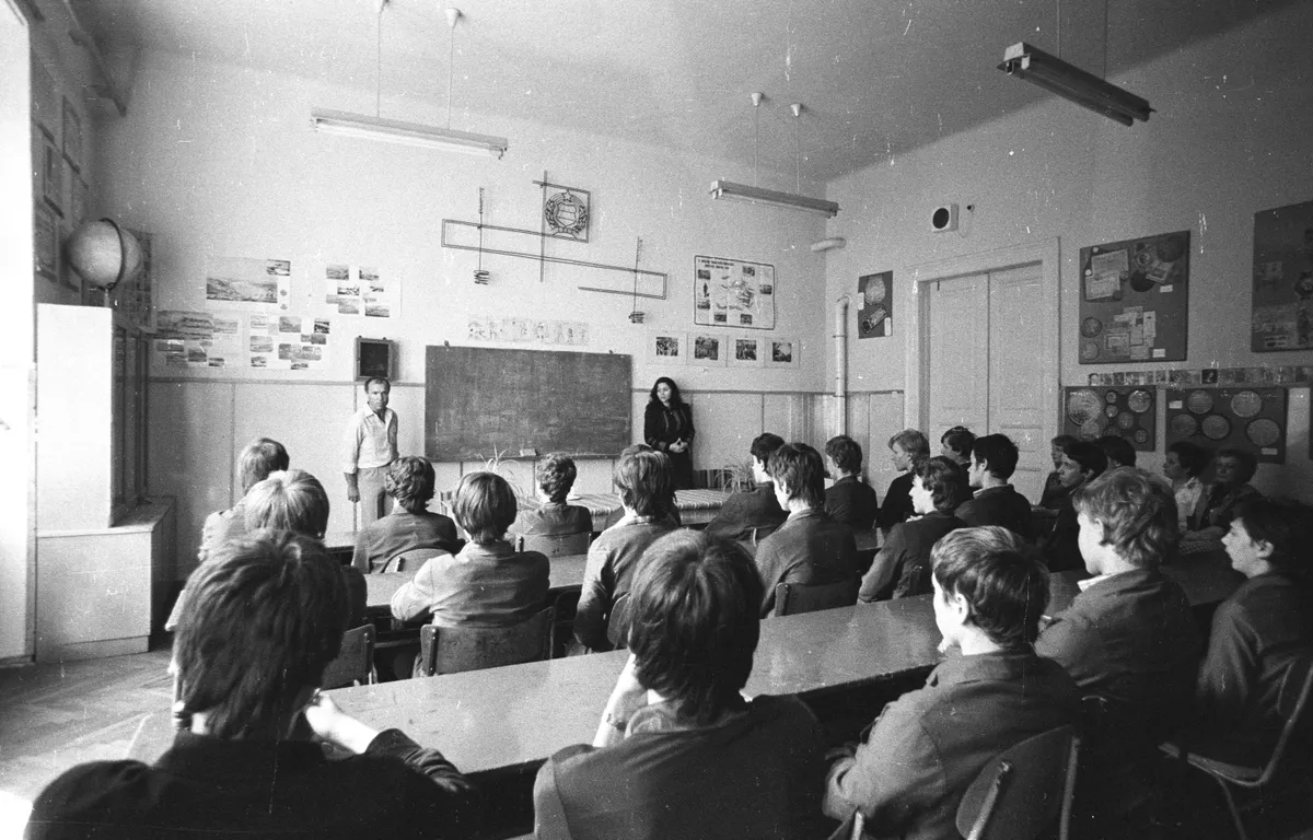 retró kvízhez archív tantermi fotó diákokkal