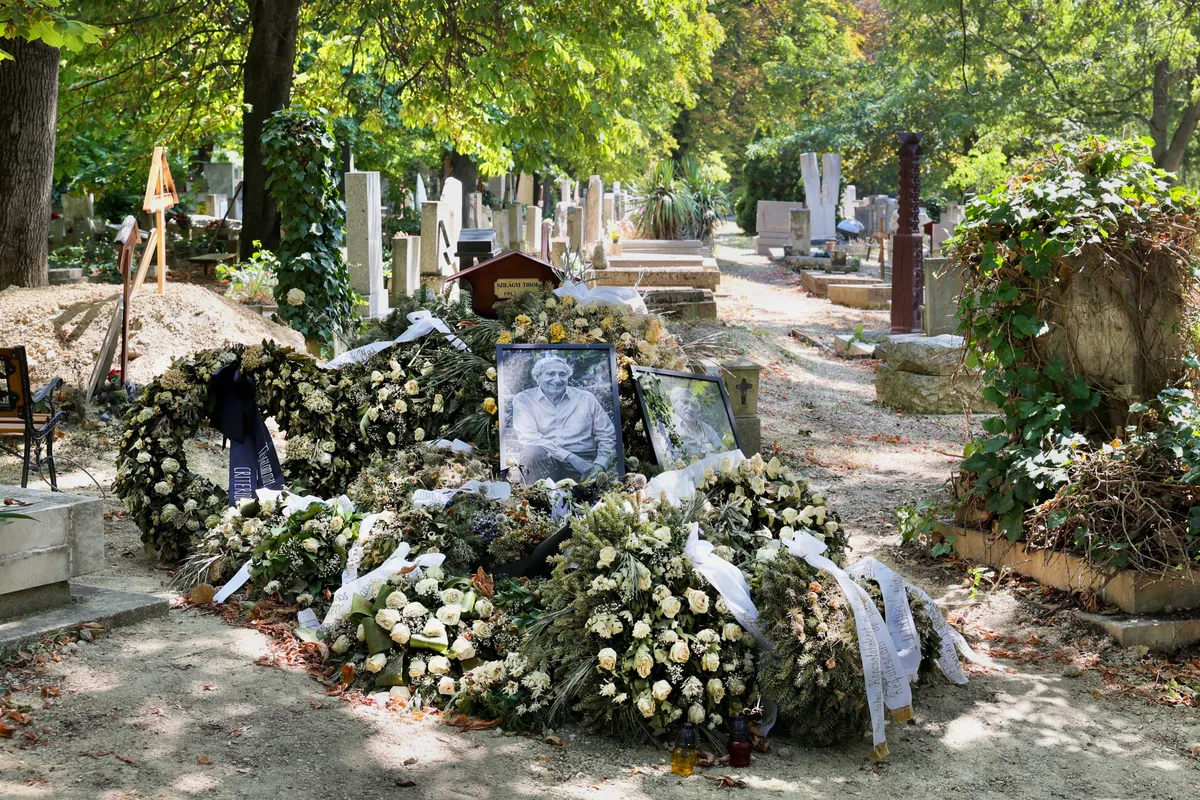 Szilágyi Tibor családja egyelőre nem rakta rendbe a nyughelyet.