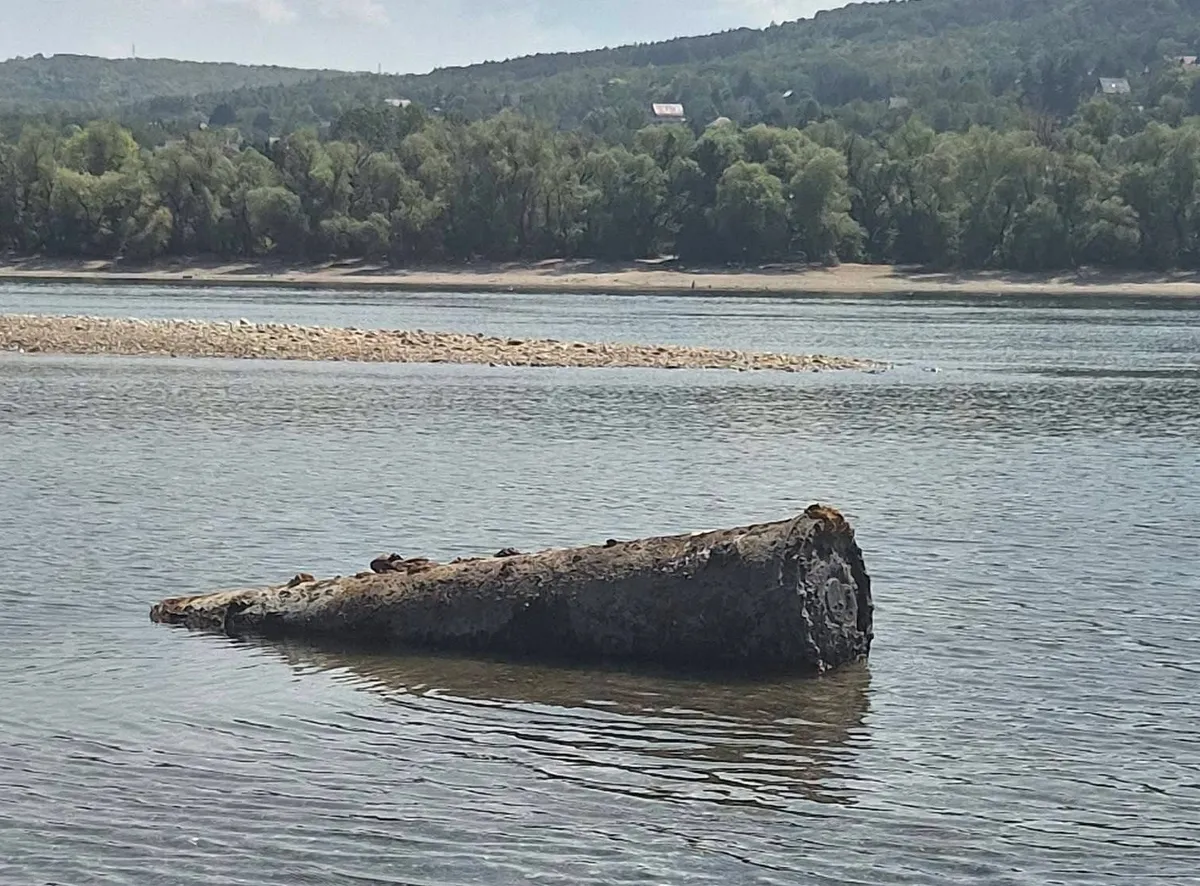 A Dunából bombára emlékeztető tárgy került elő Dunaradvány községnél
