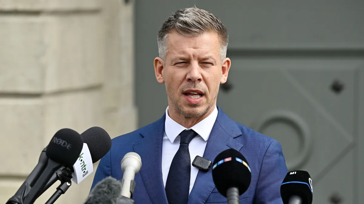 Magyar Péter: Kilenc centivel a vasárnapi mélypont felett a Duna, üzemel a paksi turbina