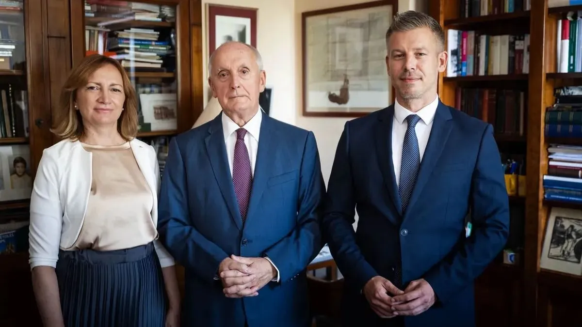Baka András államfőként havi több mint másfélmillió forintos tiszteletdíjra, évi negyven munkanap szabadságra és számos egyéb juttatásra jogosult (Forrás: Facebook)