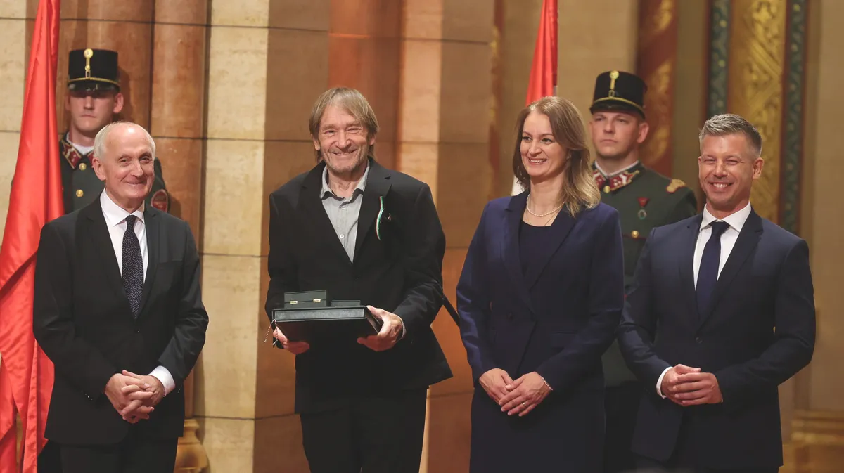 Az augusztus 20-i nemzeti ünnep alkalmából állami elismeréseket és kitüntetéseket ad át. 2026.08.20. Cserhalmi György