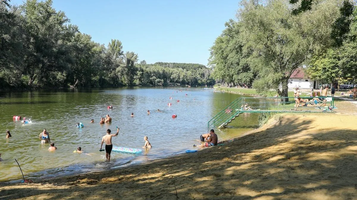 Meghalt egy nyugdíjas a győri strandon