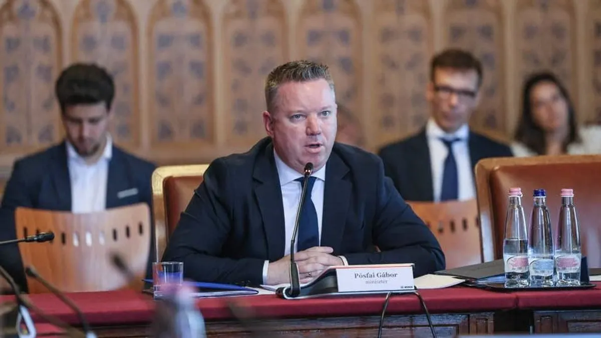 Pósfai Gábor felmentette a Nemzeti Kommunikációs Hivatal elnökét
