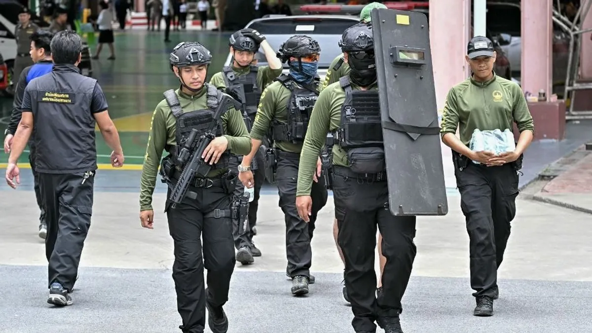 Megölte a nagyszüleit, majd tüzet nyitott az iskolában egy diák Thaiföldön