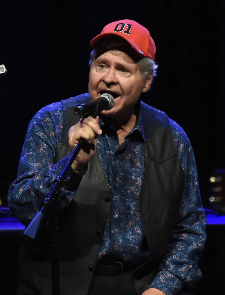 NASHVILLE, TN - OCTOBER 19: Ben Jones aka Cooter of TV's Dukes of Hazzard performs onstage during Dr. Ralph Stanley Forever: A Special Tribute Concert at Grand Ole Opry House on October 19, 2017 in Nashville, Tennessee.   Rick Diamond/Getty Images/AFP (Photo by RICK DIAMOND / GETTY IMAGES NORTH AMERICA / Getty Images via AFP)