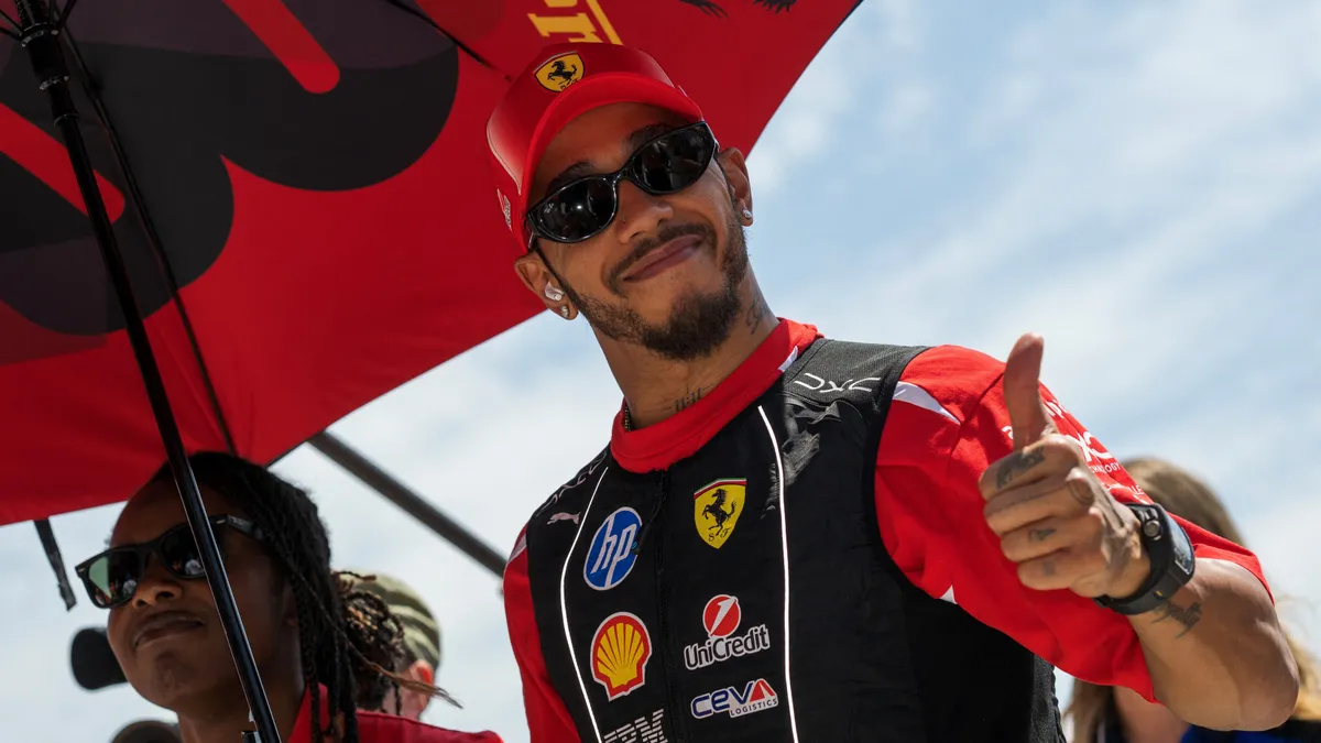 Lewis Hamilton és Kim Kardashian nem fogta vissza magát, forró fotók készültek a nyaraláson