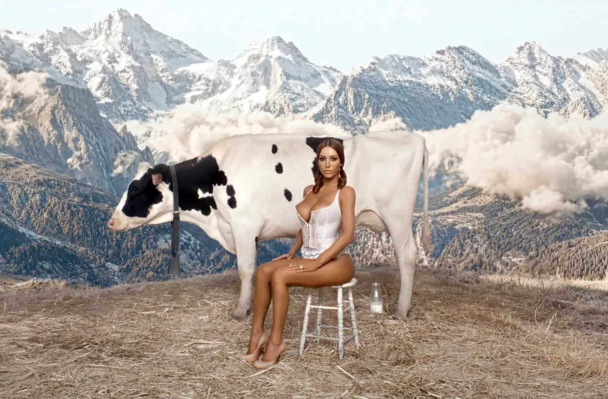 Bianca Censori alig takaró bodyban pózolt – merész fotókat mutatott Kanye West felesége
