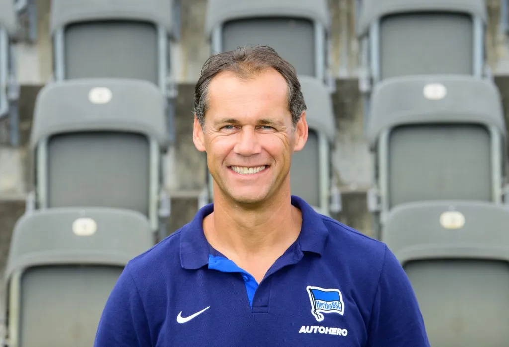 05 July 2022, Berlin: Hertha BSC players, coaches and support staff during the official photo session at the amateur stadium on the Olympic grounds. Hertha's co-trainer Tamas Bodog. Photo: Soeeiren Stache/dpa (Photo by SOEREN STACHE / dpa Picture-Alliance via AFP)