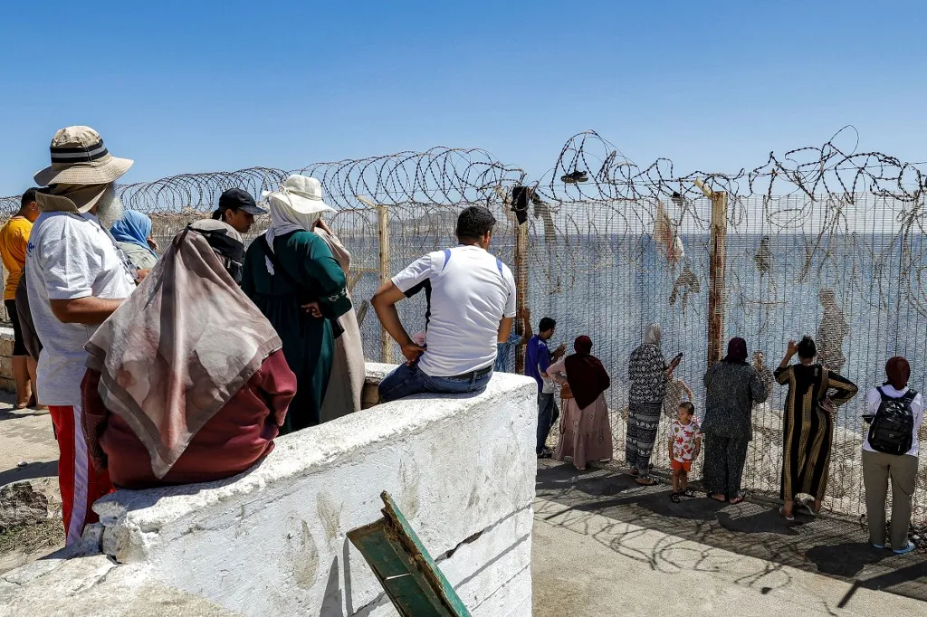 Migráció: ellenőrzik a Spanyolországból érkezőket az olasz reptereken és kikötőkben Fotó: ABDEL MAJID BZIOUAT / AFP