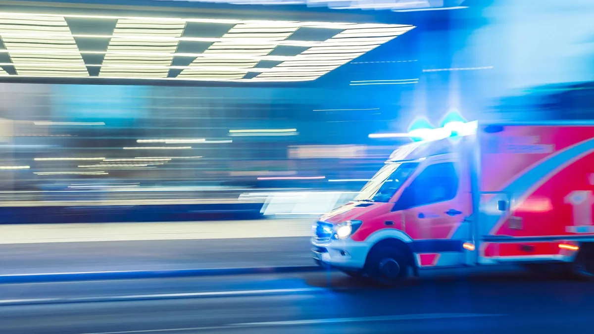 Botokkal és fejszékkel támadtak mentősökre egy erdélyi faluban, mert azt hitték, szervkereskedők
