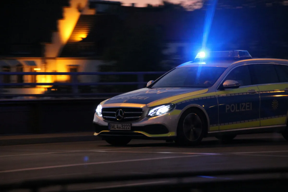 A berlini rendőrség közlése szerint a halálos lövöldözés áldozatát hétfőn felboncolják