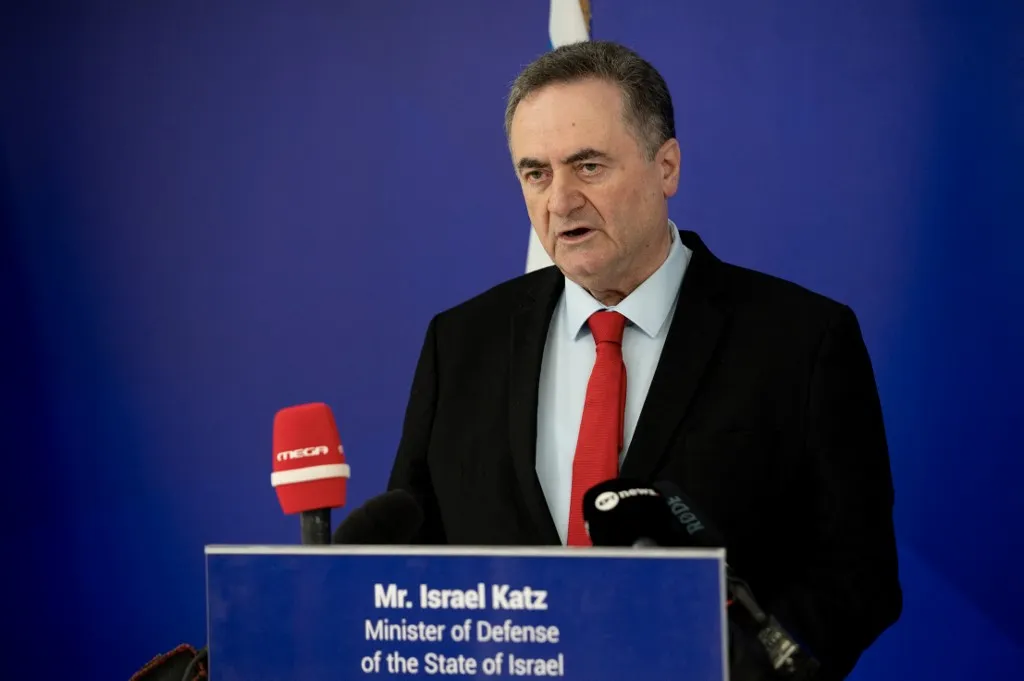 Israeli Defence Minister Israel Katz speaks during a joint press conference with his Greek counterpart in Athens on January 20, 2026. (Photo by Aggelos NAKKAS / AFP), Izrael