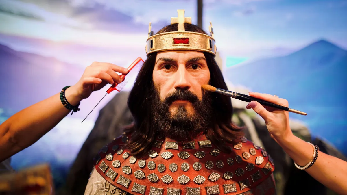 Szent István viaszfigurájával készül augusztus 20-ra a Madame Tussauds Budapest. Az államalapítás ünnepén különleges programok várják a látogatókat.