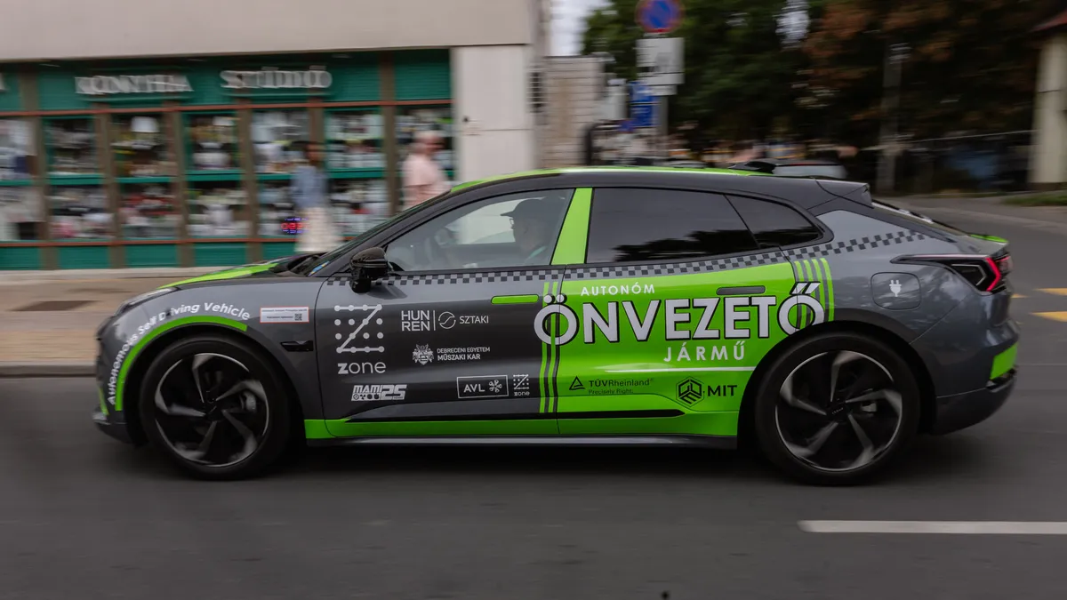 A tesztprogram vége felé robot taxiként is elérhetőek lesznek a magyar utakon futó önvezető autók.