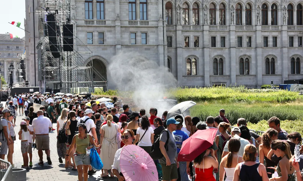 Ingyenes parlamenti látogatás augusztus 20. 2026.08.20. tömeg, szent korona,