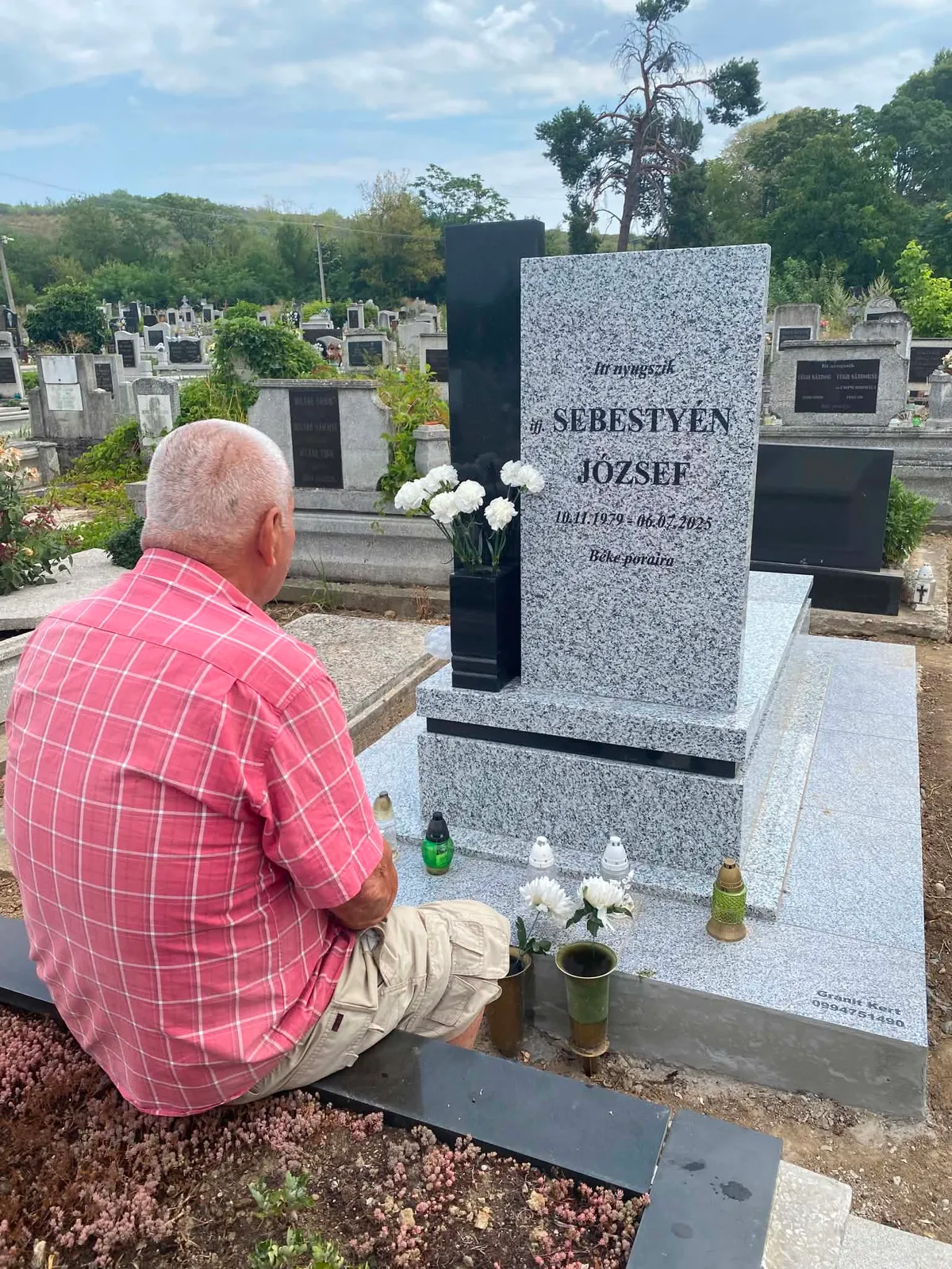 Sebestyén József sírköve