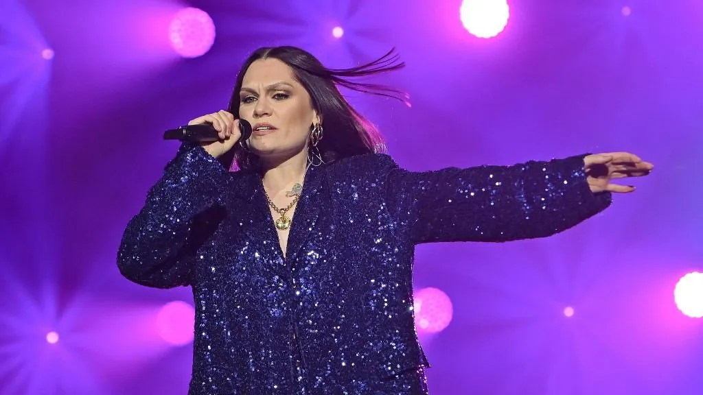 Jessie J kirúgta a balhézó nézőket a koncertjéről, még az Uberjüket is kifizette volna