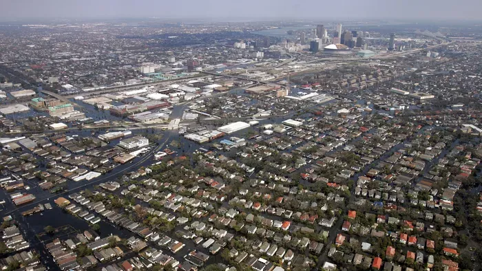 Katrina hurrikán, Katrinahurrikán, New Orleans, 2005, Katrina hurrikán 2005,
Portions of New Orleans remain covered in floodwaters from Hurricane Katrina  09 September 2005.    AFP PHOTO/POOL/David J. Phillip (Photo by DAVID J. PHILLIP / POOL / AFP)