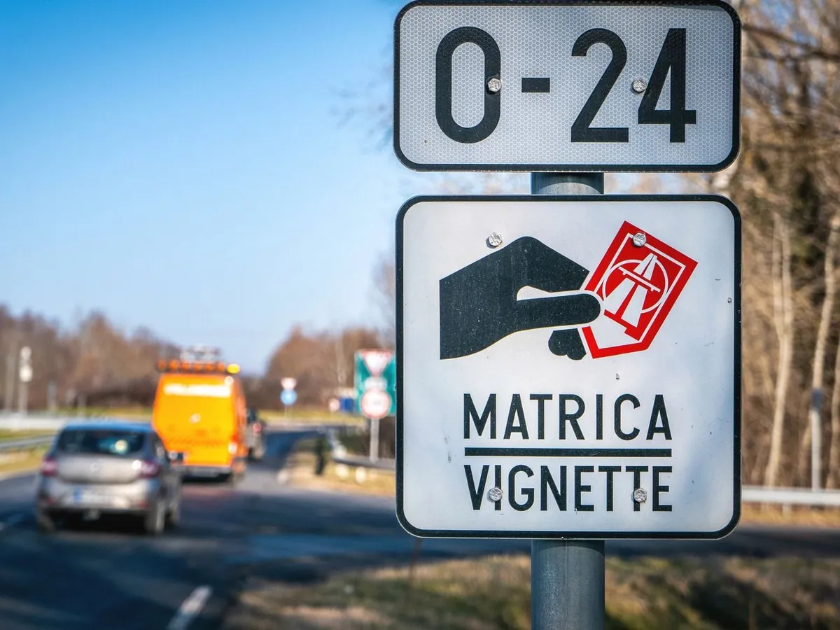 autópálya-matrica, 2027-es díjak, augusztusi infláció, éves infláció, e-matricák, áremelkedés, D1M kategória, D1 kategória, D2 kategória, U kategória, napi matrica, heti matrica, havi matrica, éves országos, éves vármegyei, fogyasztói árak, Központi Statisztikai Hivatal, KSH Az autópálya-matrica ára a 2026. augusztusi infláció alapján emelkedhet 2027 januárjától