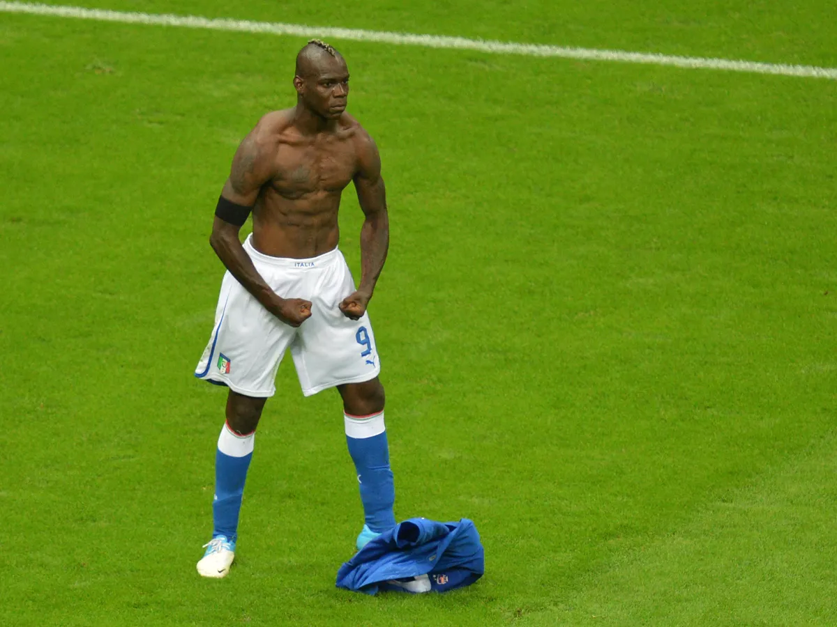 Balotelli legendás gólöröme a németek ellen lőtt gólja után a 2012-es Eb-elődöntőben